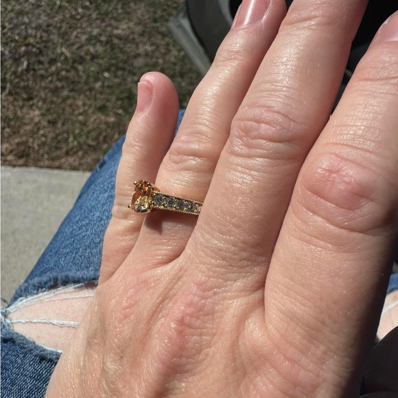 Bella Luce 4.66 ctw Champagne & White CZ 10k Yellow Gold Ring Size 7 - Picture 5 of 7